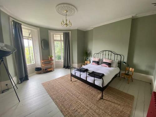 Unique Georgian Townhouse By The Castle & Beach
