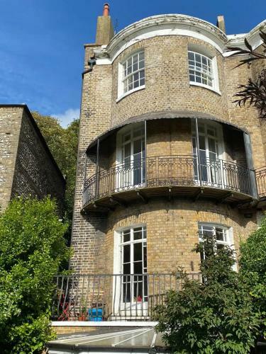 Unique Georgian Townhouse By The Castle & Beach
