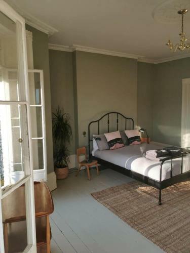 Unique Georgian Townhouse By The Castle & Beach