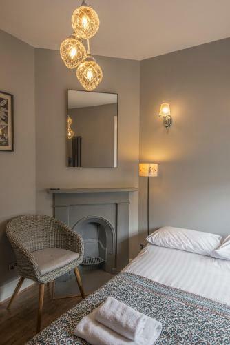 Coastal Cottage: Charming Three Bedroom Cottage With Private Garden