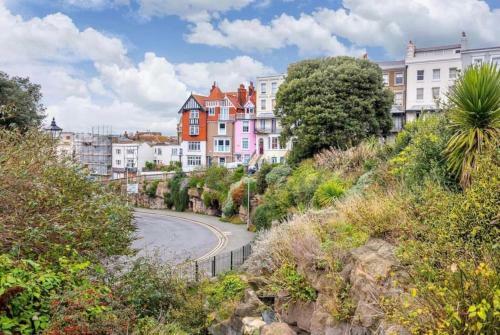 Marina View - Beautiful Apartment Overlooking The Harbour