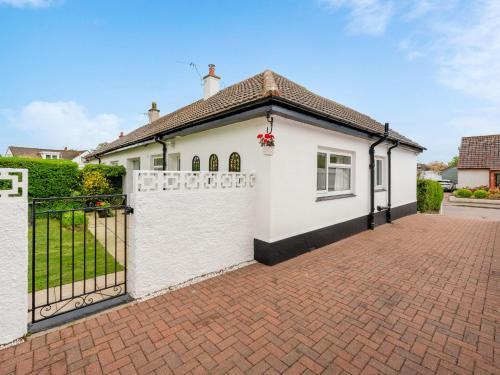 Holiday Home Broom Cottage