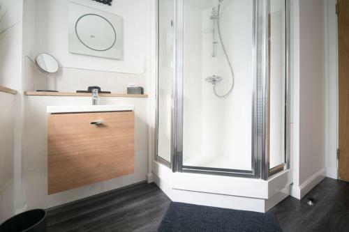 Modern Ground Floor Apartment In Tornagrain