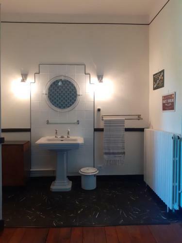 Hostal Maison Blanche