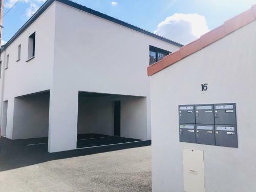 Agr�able Maison De Ville Avec Parking Priv�