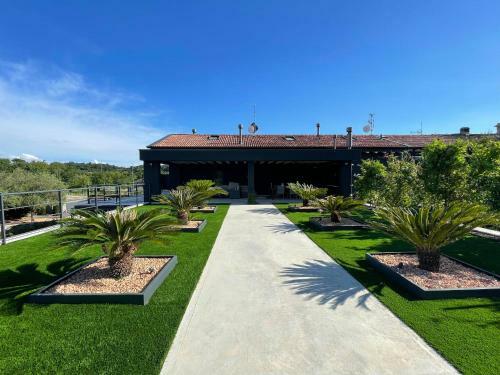 Black Villa