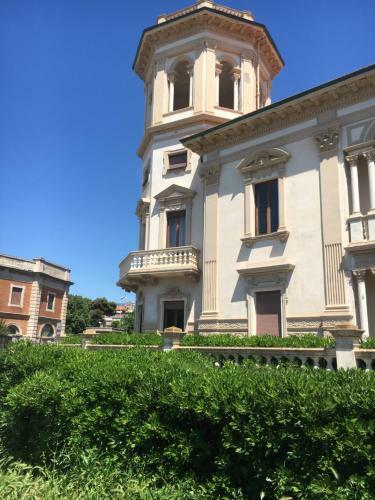 Beautiful Apartment In A Villa A Few Steps From The Sea