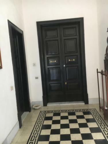 Beautiful Apartment In A Villa A Few Steps From The Sea