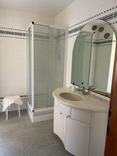 Beautiful Apartment In A Villa A Few Steps From The Sea