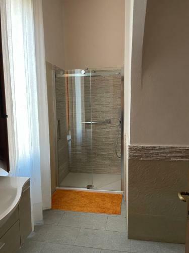 Beautiful Apartment In A Villa A Few Steps From The Sea