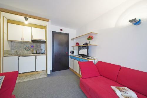 Iflat Colorful Apartment With A Beautiful View