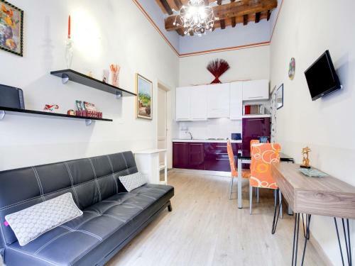 Fabulous Mansion In Lucca Town Centre
