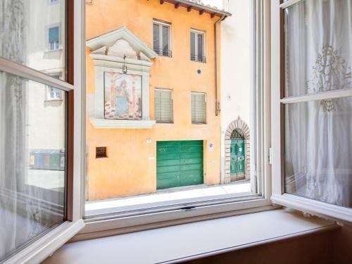 Fabulous Mansion In Lucca Town Centre