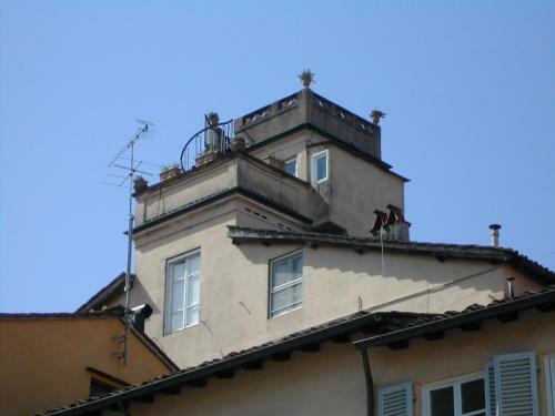 Deluxe Lucca Historic Center Apartment