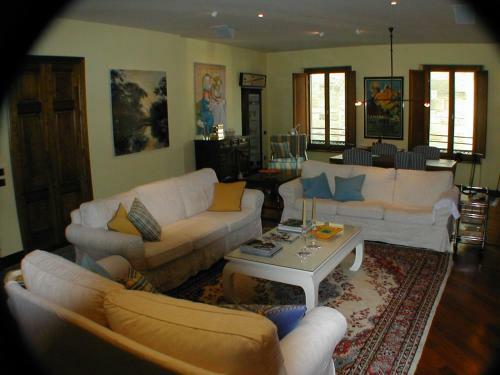 Deluxe Lucca Historic Center Apartment