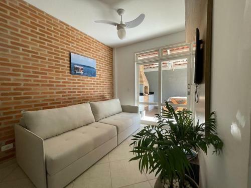 Casa Chamosa Na Rua Da Praia - Cant�o Juquehy