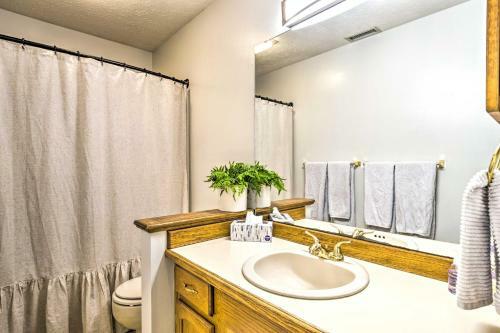 Bright And Sunny West Lafayette Gem With Fire Pit