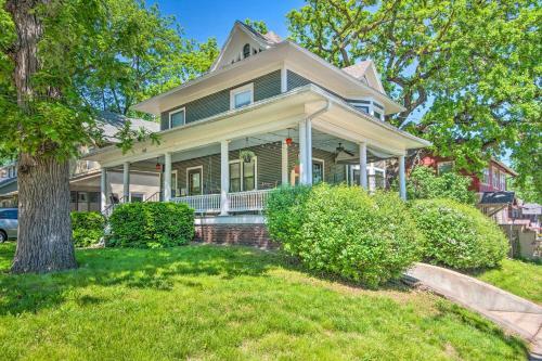 Idyllic Abode With Porch About 2 Mi To Downtown!