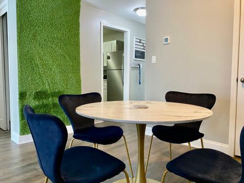 Cozy 1 Modern One Bedroom One Bath Apartment
