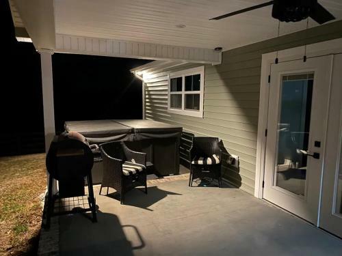 Stunning 2 Bed Room Hubbard Farm House