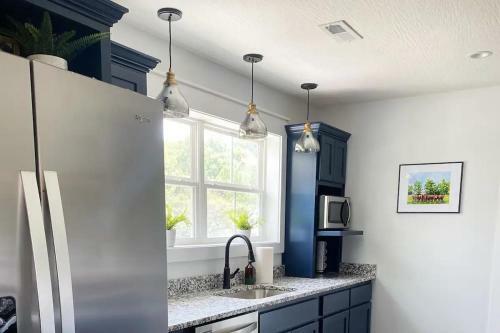 Stunning 2 Bed Room Hubbard Farm House