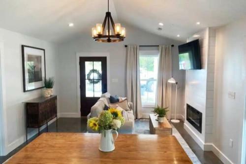 Stunning 2 Bed Room Hubbard Farm House