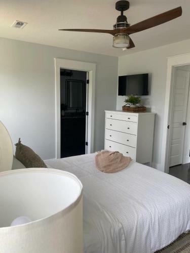 Stunning 2 Bed Room Hubbard Farm House
