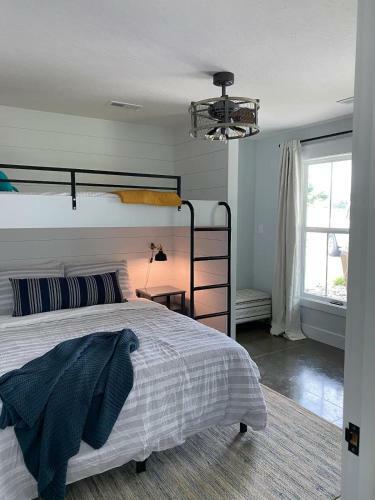 Stunning 2 Bed Room Hubbard Farm House