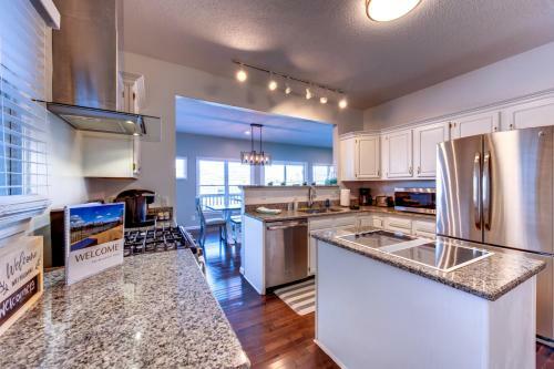 Riverfront Oasis: 5 Min To Dt Cincinnati