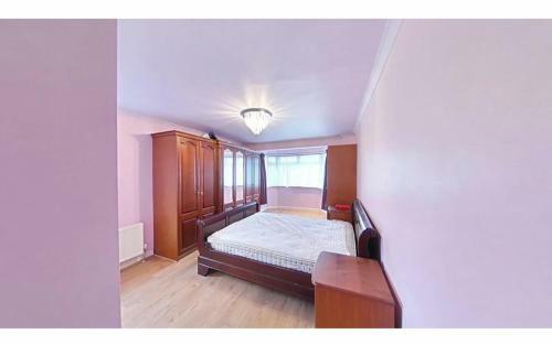 Lovely 6 Bedroom House