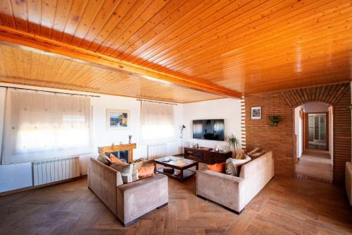 Villa Breathtaking Views And 2 Swimming Pools