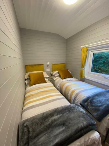 The Beehive -stunning Views - Hot Tub - Romantic