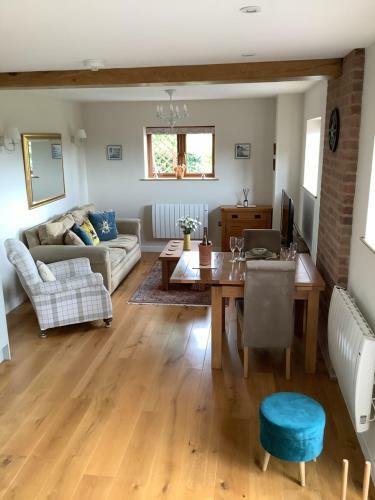 Woodcutters Barn For 2, Beautiful View, Ledbury