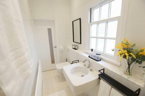 Stylish 1 Bed Apartment In Town Centre