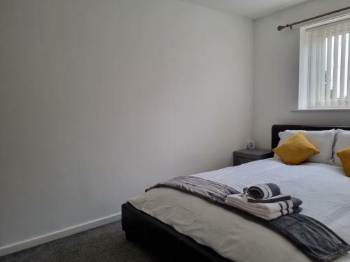 Charming 3-bed House In Leigh Siddow Common