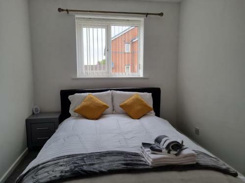 Charming 3-bed House In Leigh Siddow Common