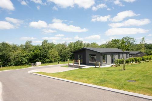 Juniper Lodge, 28 Roadford Lake Lodges