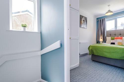 Apartamento Family Friendly 3-bed Home With Free Parking On Site