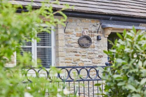 Host & Stay - Sunshine Cottage