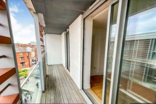 Luxury Apartment With Private Balcony