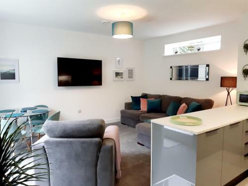 Llewelyn Apartments