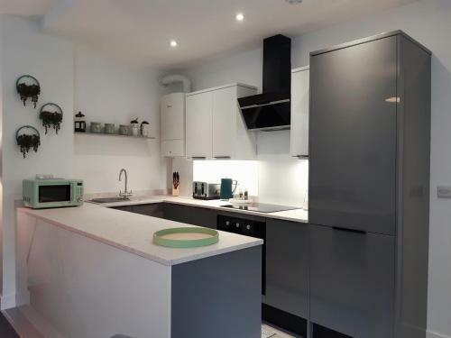 Llewelyn Apartments