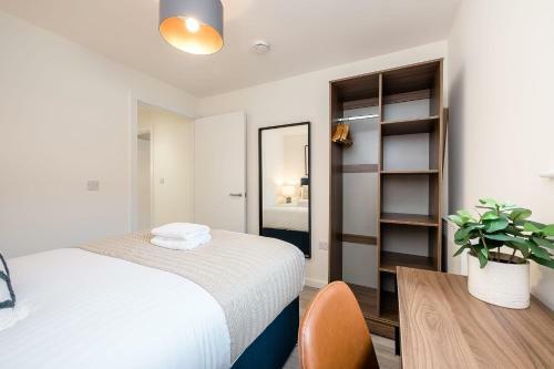 Host Apartments - The Rodney St Courtyard
