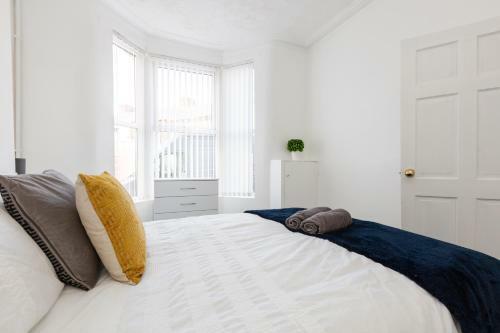 Newly Renovated 4bed - Free Parking - City Links