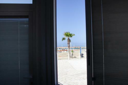Hostal Aurora Beach & Suite