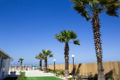 Hostal Aurora Beach & Suite