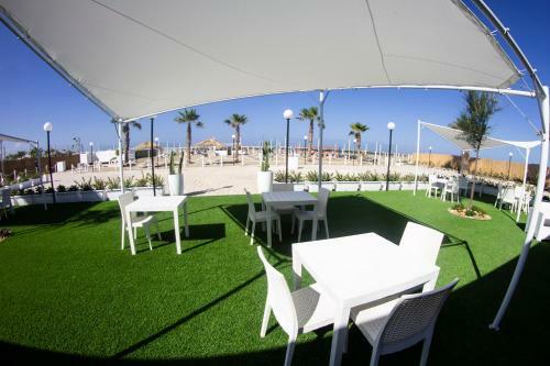 Hostal Aurora Beach & Suite