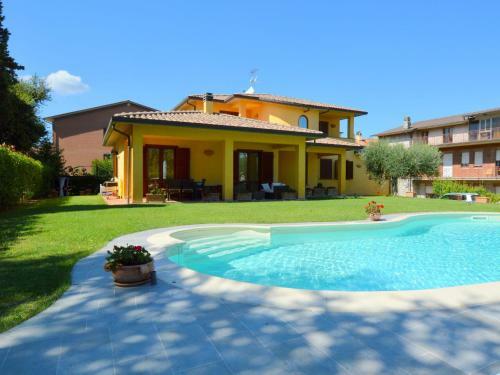 Villa Rustic Style Holiday Home In Umbria With Private Pool
