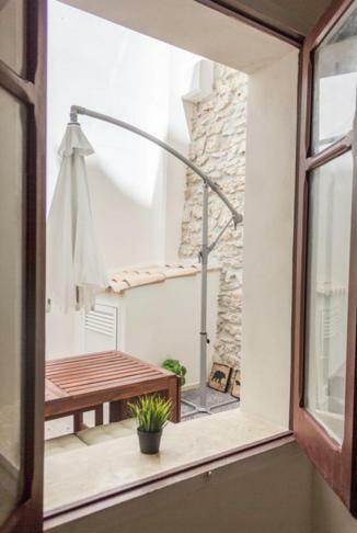[downtown Selinus] Bright Apartment With Courtyard