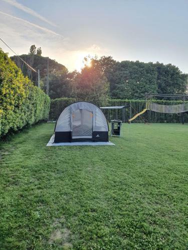 In Tenda In Giardino